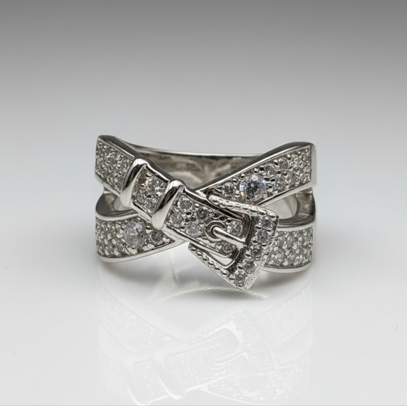 Jewelry - Elegant Silver Buckle Ring (402)